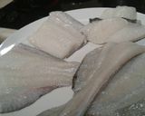 A picture of step 1 of White fish in a hot smoked-cheese sauce.