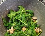 Foto langkah ke 4 dari resep Kale Curly Tumis Ayam.