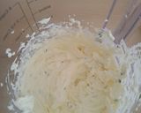 Une image de l'étape 2 de Verrines de thon à la chantilly de chèvre et courgettes.