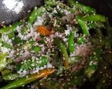 A picture of step 3 of Green chilli Thecha.
