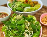 A picture of step 3 of Mi Quang with Chicken and Quail Eggs.