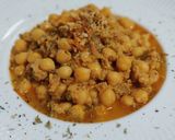 Foto del paso 4 de la receta: Garbanzos estofados con sofrito de rape y gambas
