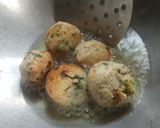लेफ्टओवर रोटी बॉल्स (Leftover roti balls recipe in hindi) रेसिपी चरण 7 फोटो