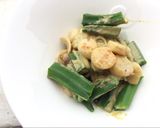 A picture of step 4 of Scallop And Okra With Green Curry.