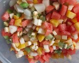 Foto del paso 1 de la receta: Macedonia de fruta con licor y frutos secos