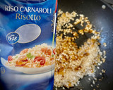 Foto del paso 3 de la receta: Risotto de gambones y setas