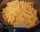焗烤鮭魚蘑菇奶油白醬義大利麵的食譜步驟1照片