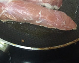 Foto del paso 8 de la receta: Solomillo Wellington Chikitiki con salsa de orejones y pasas