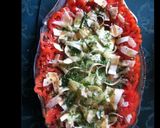 Une image de l'étape 2 de Salade de tomates cœur de bœuf aux concombres et copeaux de parmesan.