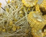 Foto langkah ke 2 dari resep Sayur bening bayam bumbu kunci.