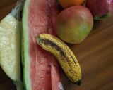 A picture of step 1 of Fruit parfait.