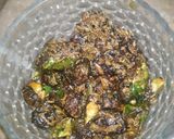 A picture of step 3 of Green fry Chilies.