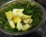 A picture of step 1 of Aloo bhujia mint chutney.