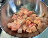 Une image de l'étape 4 de Poulet mariné aux carottes, champignons, épices et coriandre.