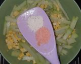 Foto langkah ke 2 dari resep Tumis Labu Siam Jagung Telur.