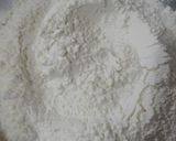Foto del paso 1 de la receta: Medialunas de grasa saladitas