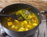 A picture of step 2 of Matar paneer.