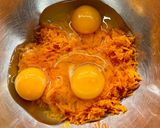Foto del paso 1 de la receta 🧡 Tortilla de Zanahoria & Pasas 🥕