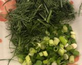Hình bước làm 2 của món Canh chua cá hồi tại Nhật