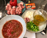 Foto del paso 1 de la receta: Magro de cerdo en tomate y achiote con guarnición de arroz, cilantro y salsa rocoto 🌶 en crockpot