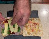 Foto del paso 4 de la receta: Sándwich de jamón, doble de queso y sobrasada