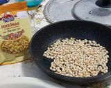 Grill fűszeres sajtos csirkemell pirított fenyőmagos gyors rizzsel recept fázis 1 fotója