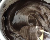 Foto langkah ke 10 dari resep Dark Choco Roll Cake with Cream Cheese Filling.