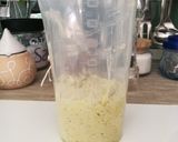 Foto del passaggio 1 della ricetta Pasta alla crema di ricotta, basilico e pistacchi con pomodorini