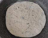 Foto del passaggio 6 della ricetta Focaccette istantanee alle erbe aromatiche
