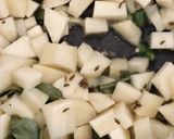 A picture of step 2 of Potatoes with salt and pepper.