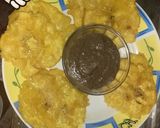 Foto del paso 4 de la receta: Plátanos patacones con frijoles molidos