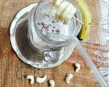 A picture of step 2 of Banana smoothie - Banana and cashew nut smoothie.