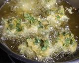 A picture of step 7 of Spinach Methi leaves bhajiya.