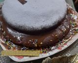 A picture of step 8 of 2 tier Moist chocolate cake 🎂.