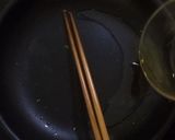 A picture of step 2 of Shrimp Noodle Soup.