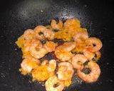 Foto langkah ke 3 dari resep Pineapple with shrimp.