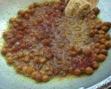 A picture of step 4 of Kale Chana black gram in Besan Gravy.