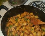 A picture of step 4 of Indian potato greenpeas mushroom gravy.