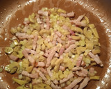 Foto del paso 2 de la receta: Bolas de pollo rellenas en salsa de manzana