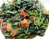 Foto langkah ke 5 dari resep Tumis kangkung terasi 🍴.