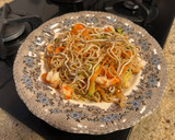 Foto del paso 7 de la receta: Noodles con Gambones y Anguriñas al ajillo