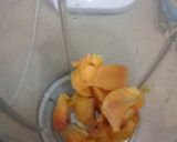A picture of step 2 of Mango Peach Juice.