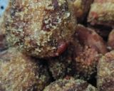 Foto del paso 6 de la receta: Bolitas de plátano rellenas de salchicha