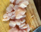 Foto del paso 1 de la receta: Pollo con verduras al wok 🥘