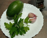 Foto del paso 1 de la receta: Champiñones rellenos de aguacate y langostino