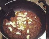 A picture of step 4 of Besan Ka halwa.