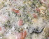 Foto del paso 5 de la receta: Tortilla de brócoli con base de papas, queso y huevo