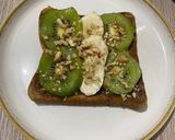 Foto langkah ke 4 dari resep Toast Choco Crunchy Mede With Banana Kiwi.