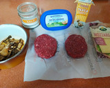 Foto del paso 1 de la receta: Hamburguesas de potro con crema de boletus y cebolla caramelizada