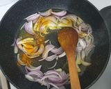 A picture of step 2 of Chicken and Egg Chowmin (Nepali Style).